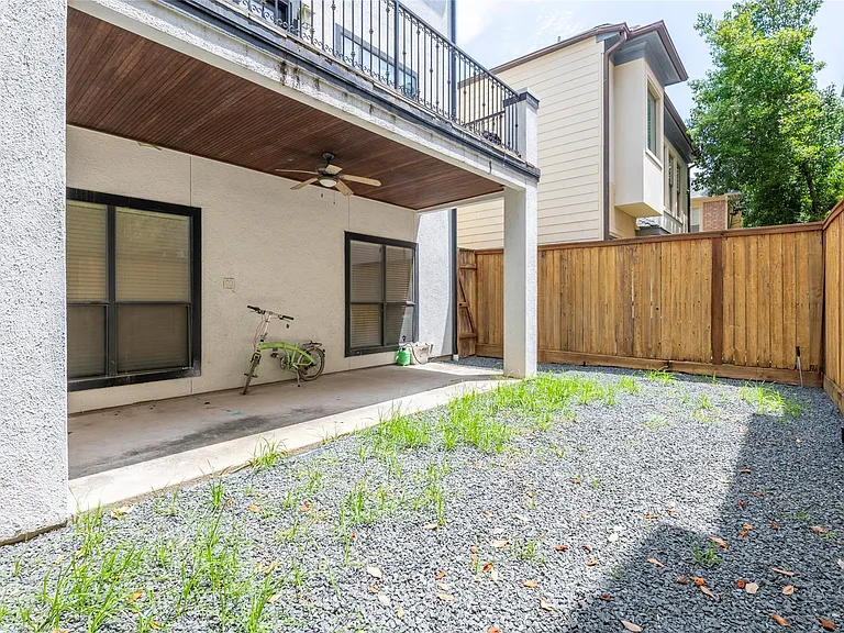 4233 Childress St — Photo 47