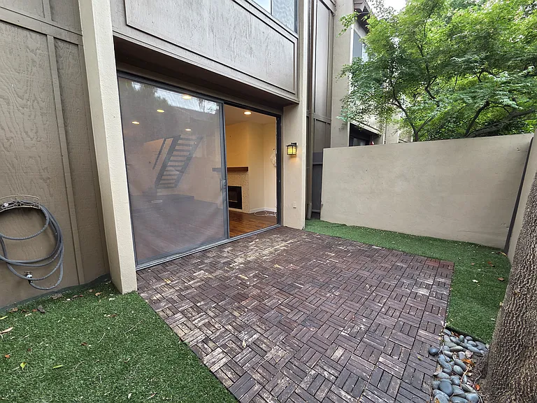 878 Woodside Ln E #2 — Photo 17