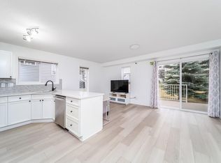 130 Hyndman Cres NW #30, Edmonton, AB T5A0E8