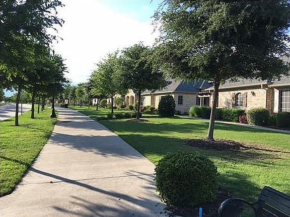 2nd image of 5848 Fairview Pkwy
