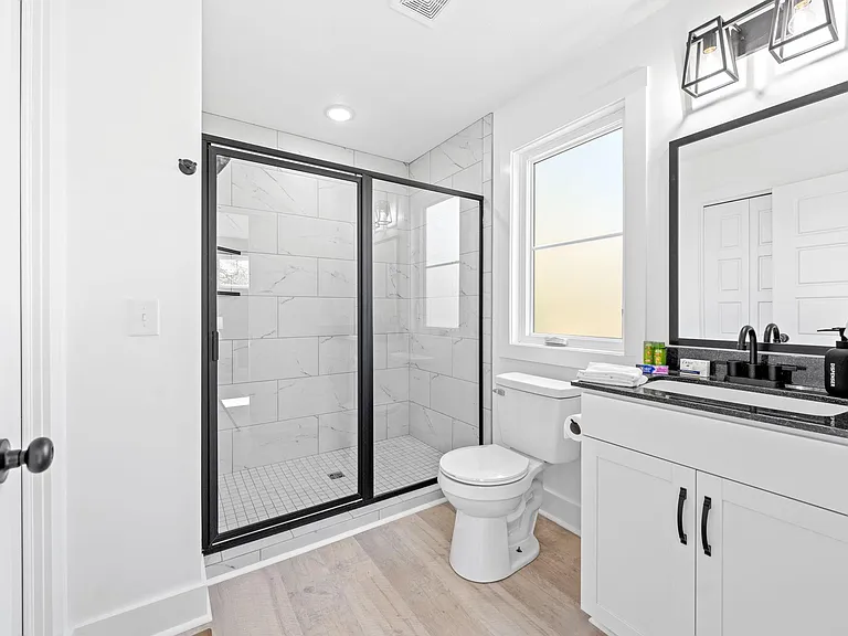 956 Clark St — Photo 27