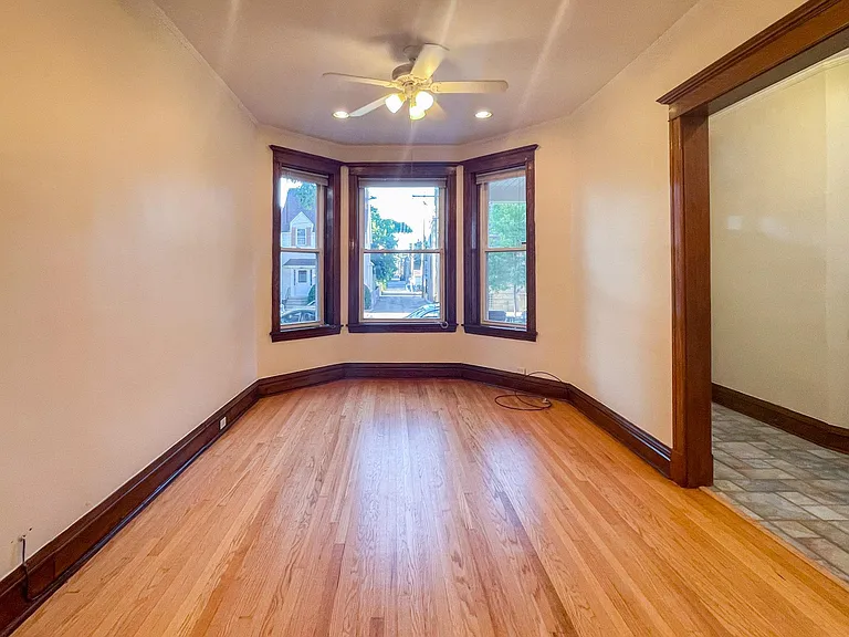 1613 W Berwyn Ave #1 — Photo 4