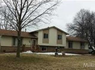 37801 Carson St, Farmington Hills, MI 48331