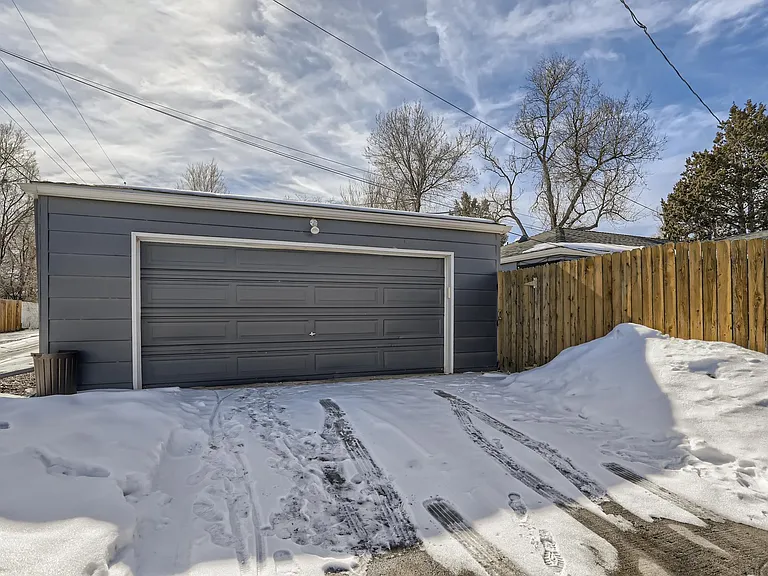 1090 Emporia St — Photo 28