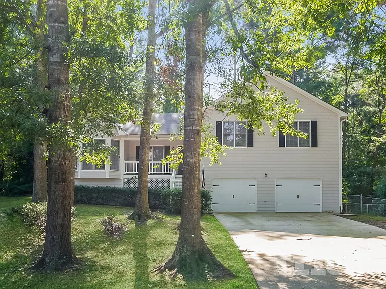91 Stratford Dr — Photo 1