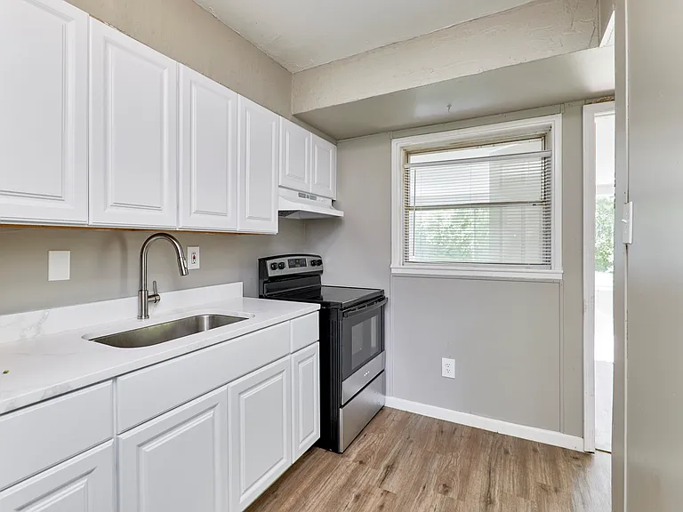 446 Cameron Rd — Photo 9