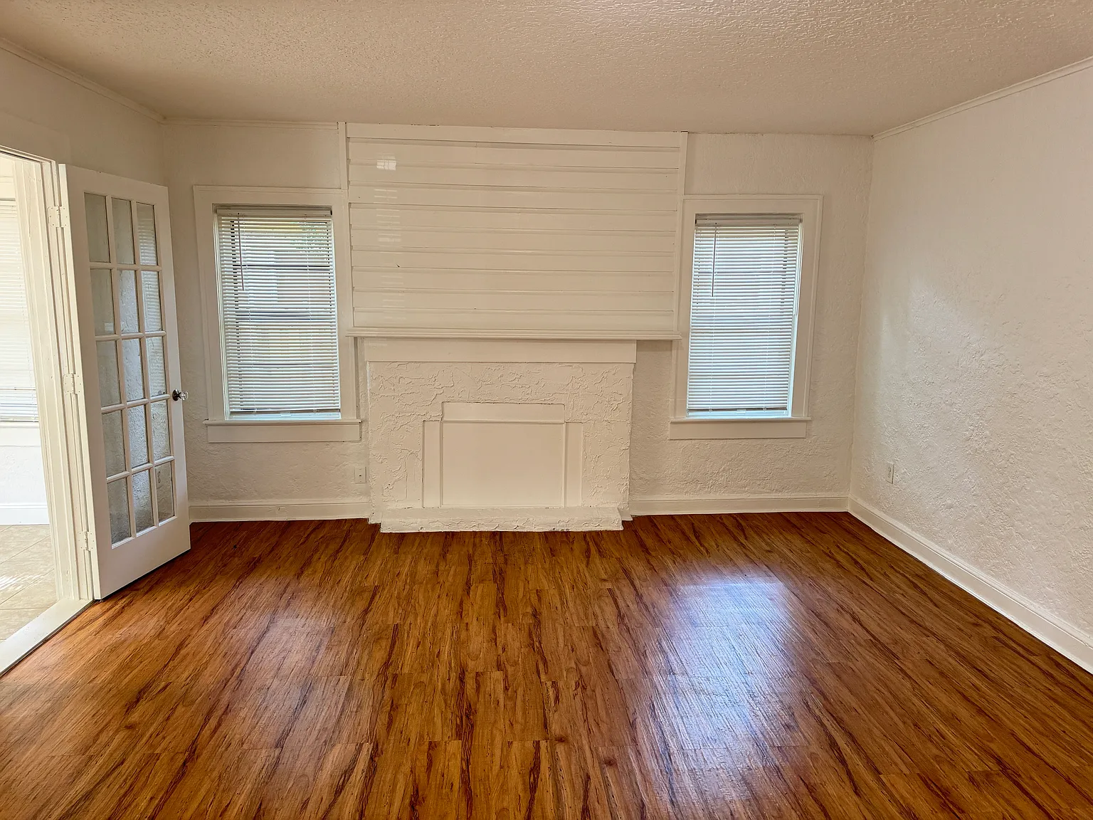 3 bed, 1072 sqft, $1,700 — Photo 3