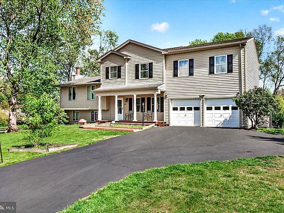 3rd image of 17628 Collier Cir