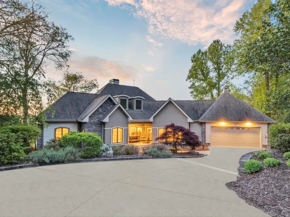 220 Yellowroot Ln, Landrum, SC 29356