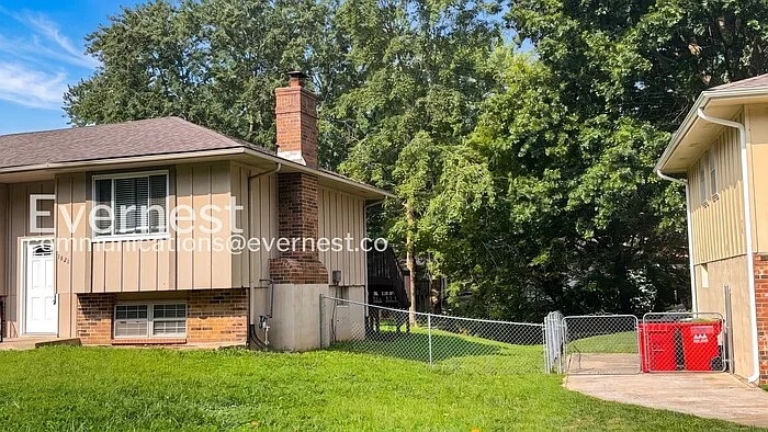 1821 S Speas Dr — Photo 20