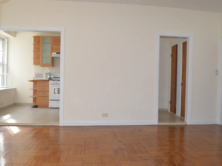 19 Grace Ct #1F — Photo 5