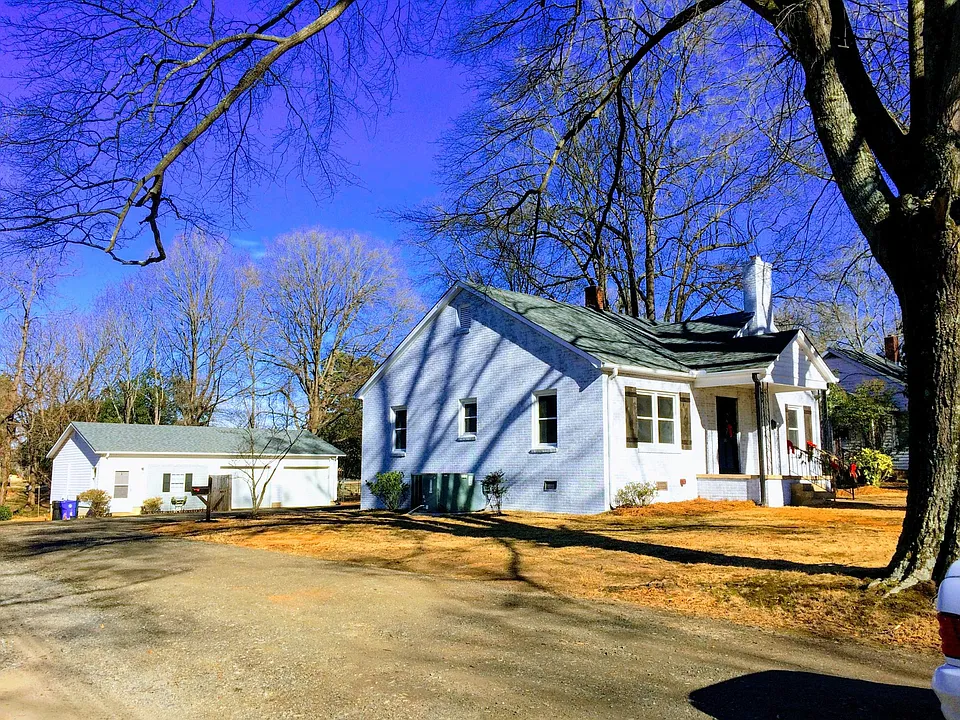 361 W Wilson Ave