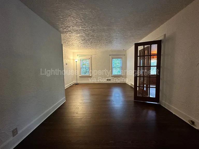 722 N Gordon St — Photo 4