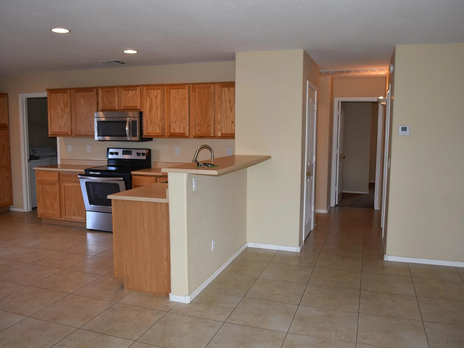 3 bed, 1400 sqft, $1,695 — Photo 4