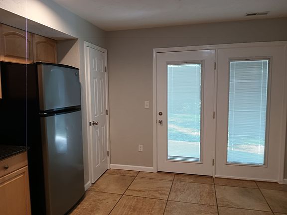 4th image of 818 Elm Way Ct #2