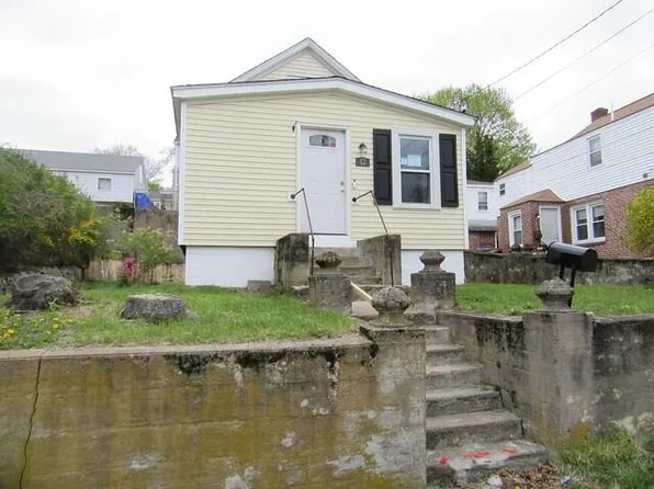 12 Arthur St, West Warwick, RI 02893