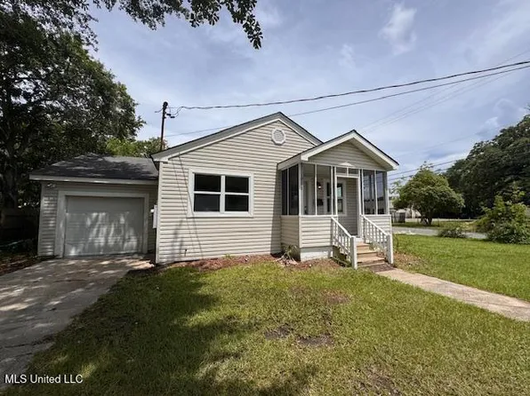 1012 Williams St, Pascagoula, MS 39567