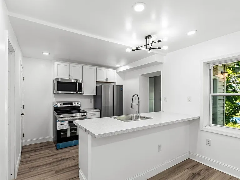 1415 Ridley Ave — Photo 8