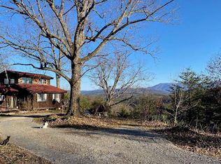 1025 Yellow Breeches Rd, Cosby, TN 37722