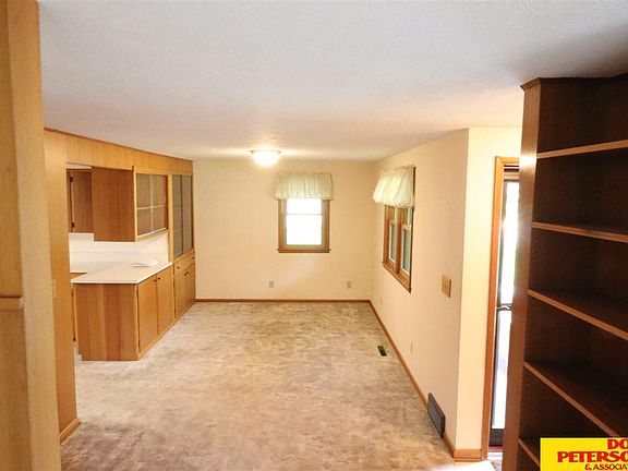 5th image of 2215 Parkview Dr