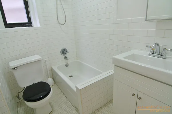 Rented by aptsandlofts.com | media 12