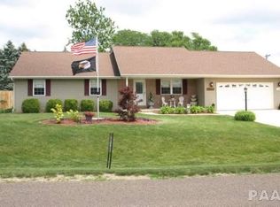 108 Bittersweet Ave, Metamora, IL 61548