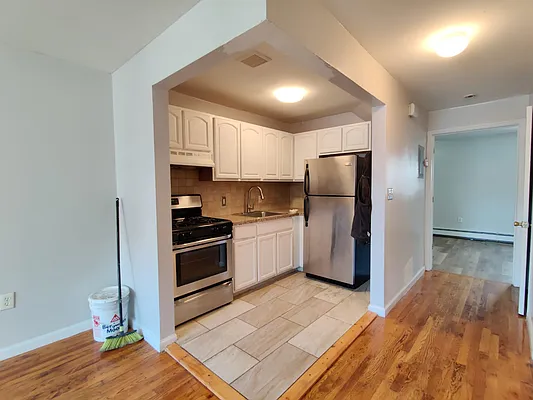 Rented by Signature Property Realty | media 6