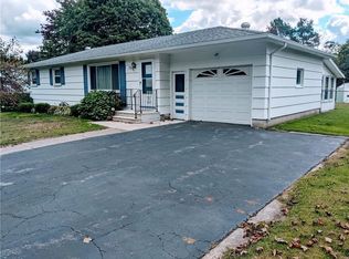 795 Weiland Rd, Rochester, NY 14626