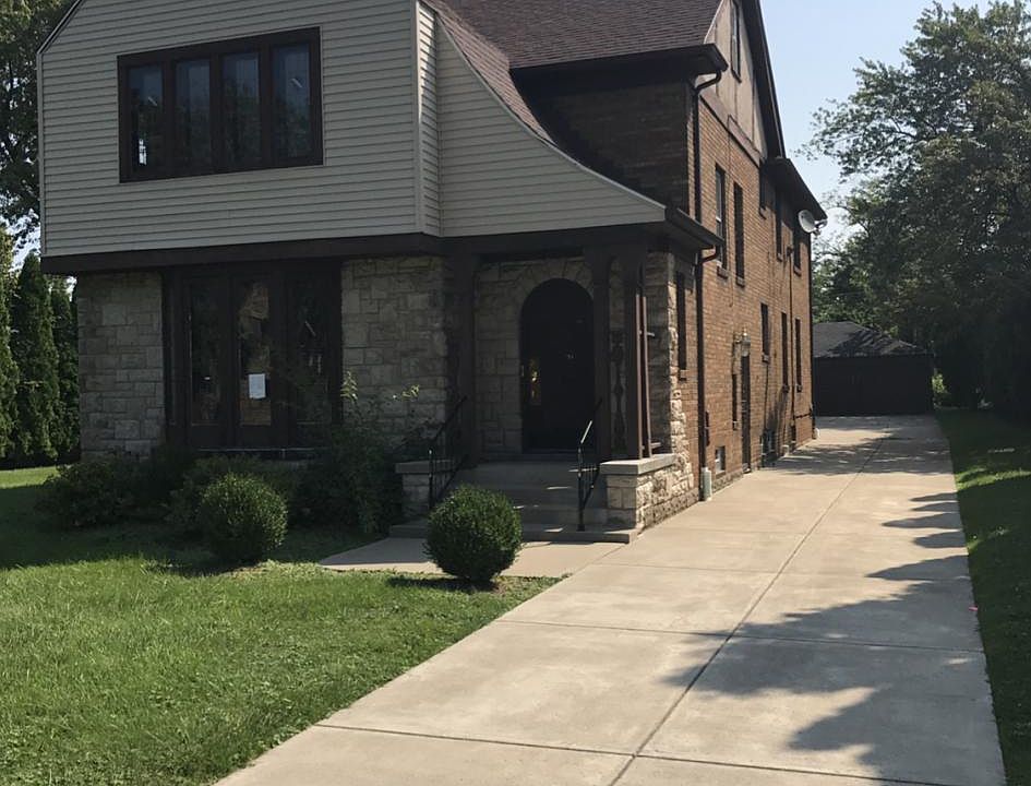1st image of 17 Concord Dr