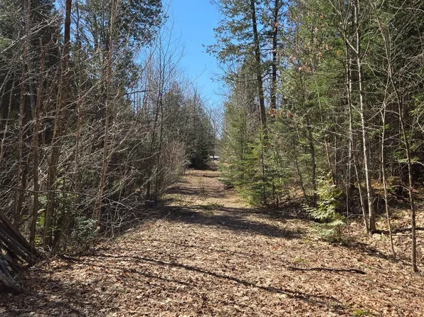 40 Marquardt Rd, Addington Highlands, ON K0H 1K0