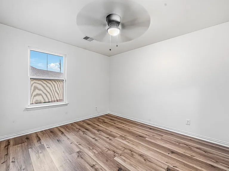 2403 Summers Glen Ct — Photo 12