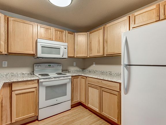 2nd image of 2810 SW Pumice Ave
