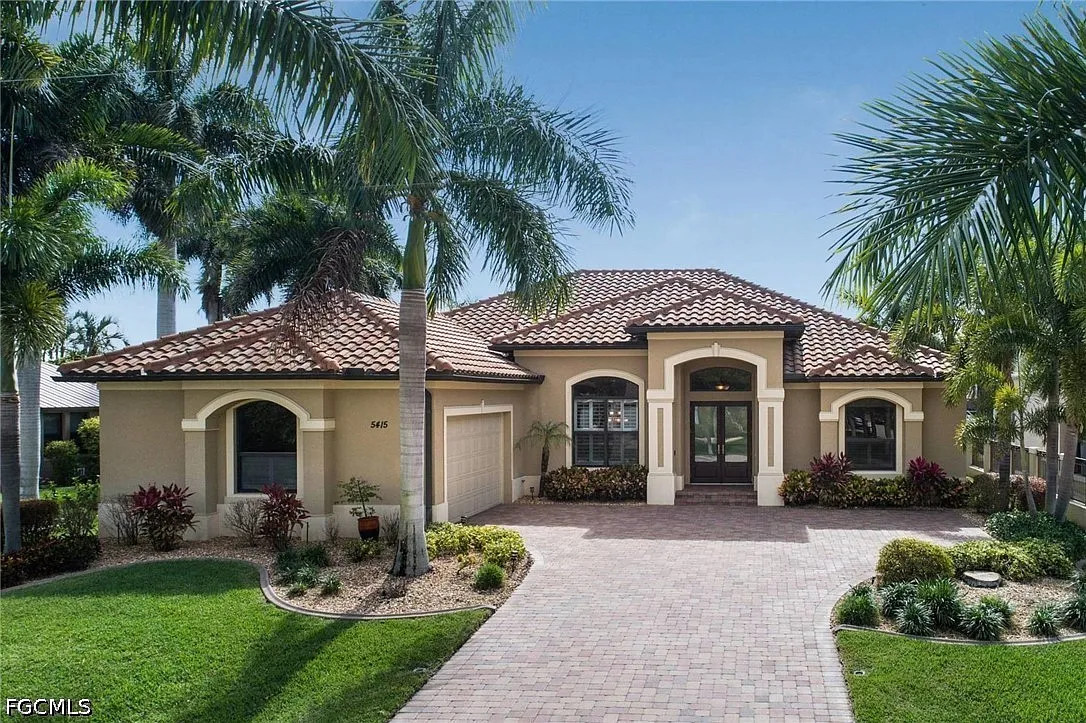 4 bed, 3.0 bath, 2672 sqft, $7,705 — Photo 3