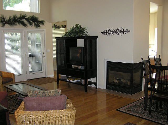2nd image of 139 Sequoia Cir
