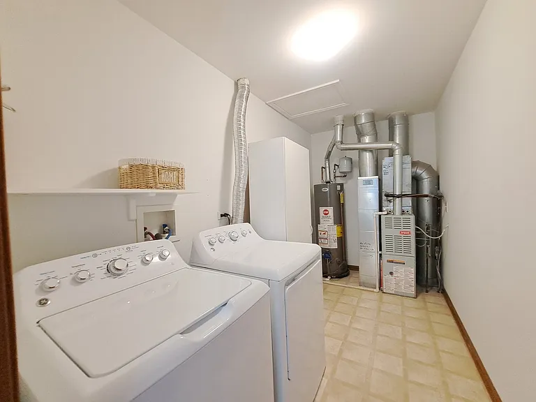 325 N Patriot Dr — Photo 16
