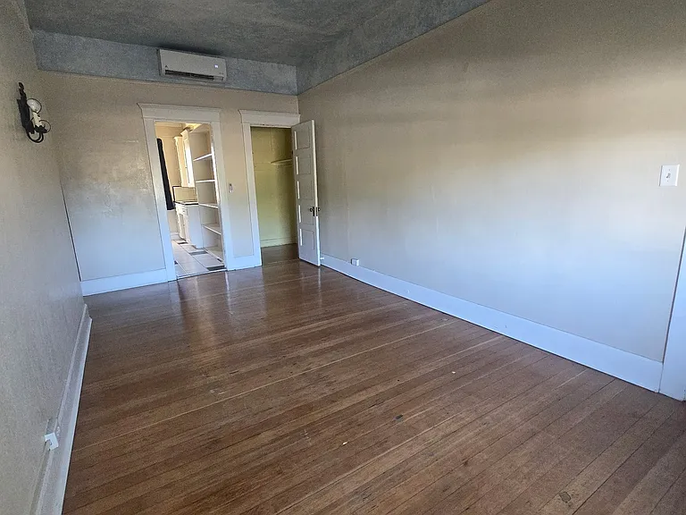 Real hardwood floors, newly refinished