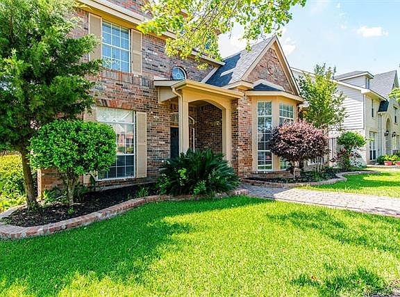 3rd image of 3321 Chapelwood Dr