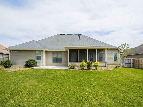3rd image of 4603 Amelia Cir