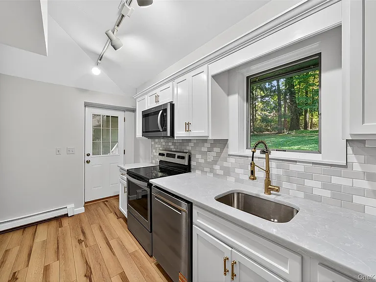 91 Sleepy Valley Rd — Photo 12