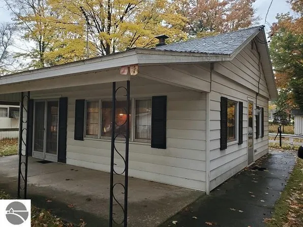 2281 Wildwood Rd, Lupton, MI 48635