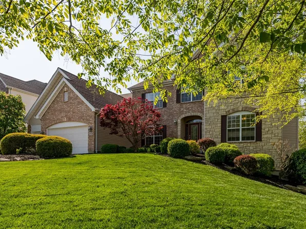1626 Bentshire Ct, Ballwin, MO 63011