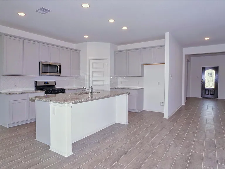5735 Aurora Greens Ln — Photo 4