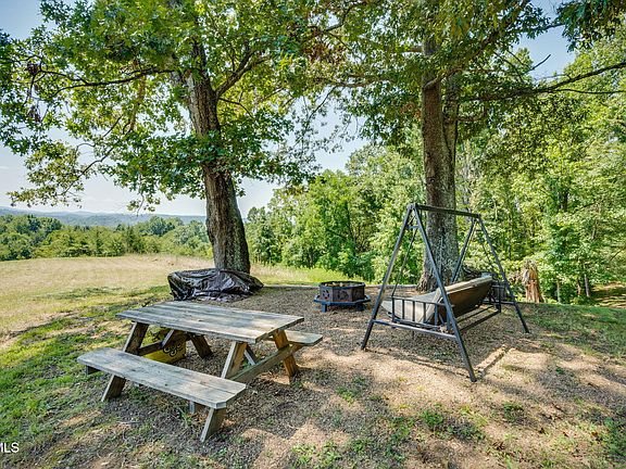 2nd image of 120 Richards Rd