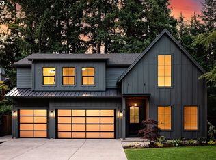 915 Oak Ter, Lake Oswego, OR 97034
