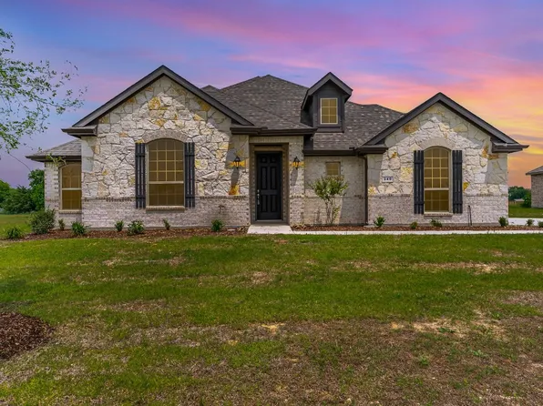 340 Crystal Lake Ln, Red Oak, TX 75154