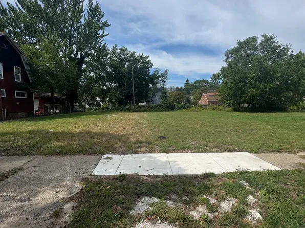 20195 Omira St, Highland Park, MI 48203