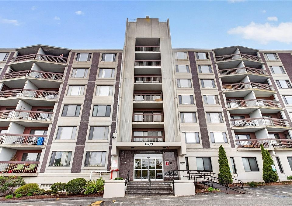 1st image of 1500 Worcester Rd #308