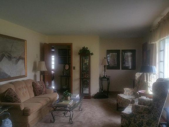 4th image of 18 Abelia Ln