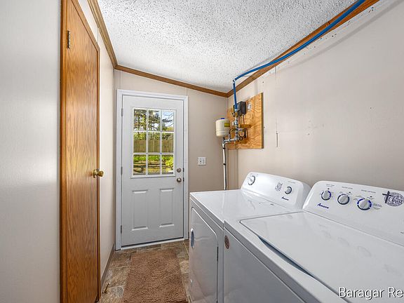 5th image of 8965 Holton Rd