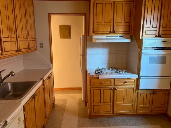 515 East 7th Street image 2 of 11